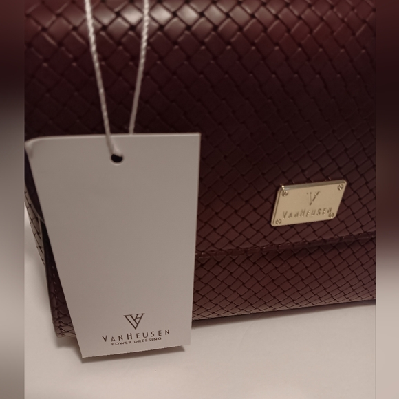 Nwt!! Van heusen hand/shoulder bag (Burgundy) - Picture 10 of 11